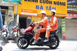 EVNHANOI nỗ lực tuyên truyền người dân sử dụng tiết kiệm điện 