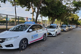 Xử lý 2 hãng taxi có tài xế gian lận giá cước gấp 10 lần ở sân bay Tân Sơn Nhất