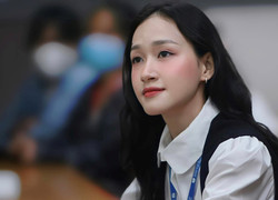 Vẻ đẹp cuốn hút của hoa khôi trường Đại học Văn Lang