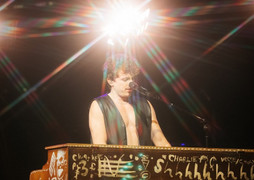 Điểm mặt 7 'hitmakers' Việt cùng Charlie Puth khuấy đảo sân khấu 8Wonder