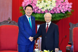 Tổng Bí thư Nguyễn Phú Trọng tiếp Tổng thống Hàn Quốc Yoon Suk Yeol