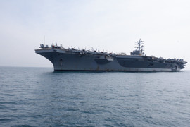 Tàu sân bay Mỹ USS Ronald Reagan cập cảng Đà Nẵng