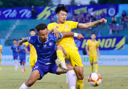 Đánh bại Khánh Hòa, CLB Hà Nội đua tam mã tranh ngôi đầu bảng