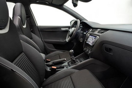 Những thói quen làm ô tô tốn xăng dầu nhiều tài xế thường mắc