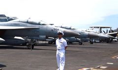 Ngắm dàn máy bay chiến đấu trên tàu USS Ronald Reagan - CVN 76 của Hải quân Mỹ