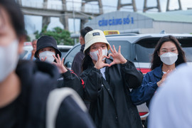 Thí sinh huyện đảo Kiên Giang 'vượt biển' thi tốt nghiệp THPT 