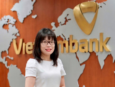 Điều chỉnh một số phí dịch vụ: Lãnh đạo Vietcombank nói gì?