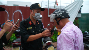 Người đàn ông vi phạm nồng độ cồn khi đưa con đi làm thủ tục dự thi THPT