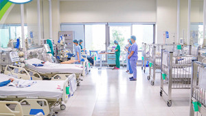 Trẻ 10 tuổi tử vong do chữa bệnh bằng dao lam