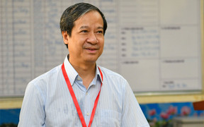 Liên tiếp lọt đề Văn, Toán tốt nghiệp: Bộ trưởng GD&ĐT chỉ đạo khẩn