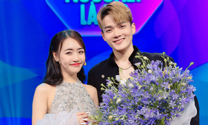 Hot girl Quỳnh Anh kết đôi thành công cùng chàng ca sĩ điển trai