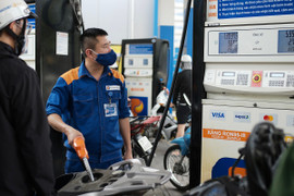 Dự báo giá xăng ngày mai (3/7) có thể giảm từ 300 - 400 đồng/lít?