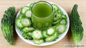 4 lợi ích vàng nhận được khi kiên trì uống nước ép mướp đắng