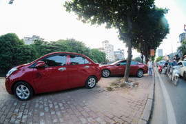 Hà Nội: Cảnh nhếch nhác, lấn chiếm tràn lan 2 bên vỉa hè sông Kim Ngưu