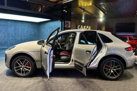 Hậu vệ Vũ Văn Thanh mua Porsche Macan giá hơn 4 tỷ đồng