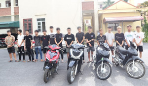 Khởi tố 15 thanh thiếu niên phóng xe lạng lách, đập vỏ chai vào đầu người khác