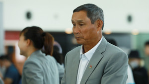 HLV Mai Đức Chung: Dự World Cup, nhớ lời vợ dặn 'đi đến nơi, về đến chốn'