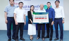 Manulife Việt Nam trả 3,6 tỷ đồng quyền lợi bảo hiểm cho khách hàng ở Nghệ An