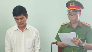 Khởi tố, bắt tạm giam phó giám đốc chi nhánh ngân hàng ở Bình Dương