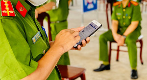 Công an có được kiểm tra điện thoại của người dân?