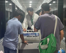 Bị hoãn gần nửa tiếng, 159 khách vẫn vui vẻ khi biết máy bay chờ để chở trái tim