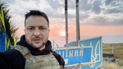 Tổng thống Ukraine Zelensky đến thăm đảo Rắn