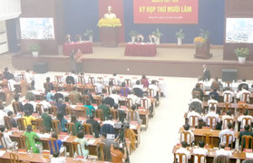 Vì sao khói bao trùm hội trường khiến kỳ họp HĐND tỉnh Quảng Nam tạm dừng?