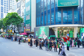 Thu Cúc lại 'vỡ trận' trong siêu sinh nhật tuổi 27