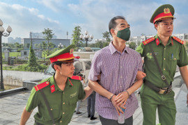 Ông Tô Anh Dũng nghẹn ngào nhận tội, xin toà cho đồng nghiệp hưởng khoan hồng