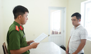 Khởi tố gã đàn ông chiếm đoạt hàng trăm triệu đồng của người khác