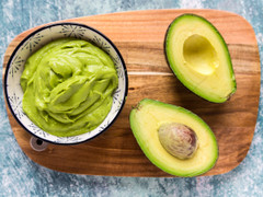 Ăn bơ nhiều có tốt không?