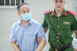 Cựu Cục phó A08 tự bào chữa: 'Việc nhận hối lộ với tôi là vô tình'