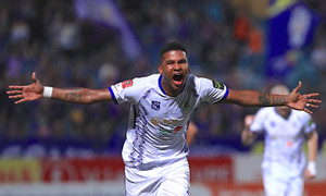 Ngoại binh toả sáng, Hà Nội FC san bằng điểm số với CLB Công an Hà Nội