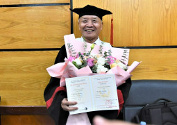 Cụ ông 78 tuổi tốt nghiệp bằng giỏi trường Luật muốn học lên bậc cao hơn