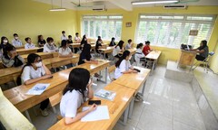 Học sinh Hà Nội đi 80km để được học lớp 10 trường công