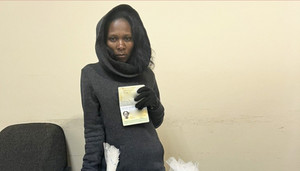 Bắt giữ nữ hành khách Kenya mang 2,3kg ma tuý nhập cảnh Tân Sơn Nhất