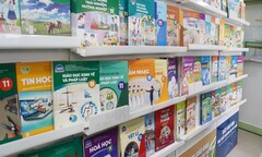 Sách giáo khoa năm học 2023 - 2024 lên kệ, đáp ứng nhu cầu thị trường