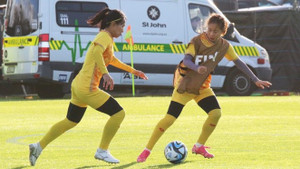 Tuyển thủ nữ Việt Nam phải sơ cứu trên sân tập