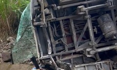 Nguyên nhân ban đầu vụ lật xe chở đoàn khách Trung Quốc khiến 4 người chết