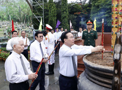 Chủ tịch nước Võ Văn Thưởng dự lễ giỗ các anh hùng liệt sỹ tại Côn Đảo