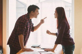 Chồng hào phóng biến thành chi li sau cưới, vợ mua váy 7 triệu đồng cũng mắng mỏ