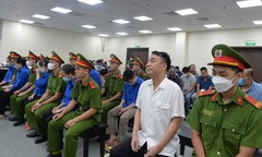 Cựu Cục phó Cục Quản lý thị trường Trần Hùng hầu toà vì nhận hối lộ