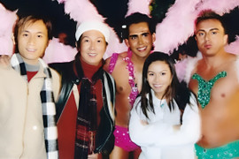 Sao Việt 20/7: Vợ chồng Hồng Vân hạnh phúc bên cháu ngoại, Bình Tinh khoe ảnh bên cha nuôi Vũ Linh