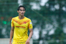 Cựu tuyển thủ U23 Việt Nam tố CLB nợ tiền 'lót tay'