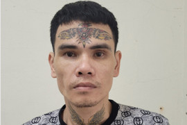 Bắt giữ kẻ truy nã đặc biệt có hình xăm lạ trên mặt