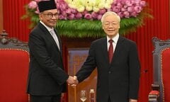 Tổng Bí thư Nguyễn Phú Trọng tiếp Thủ tướng Malaysia Anwar Ibrahim
