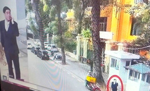 Công bố video cựu điều tra viên Hoàng Văn Hưng nhận chiếc cặp nghi chứa 450.000 USD