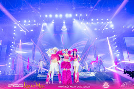 Chủ tịch Nusee Group khuấy động sân khấu với vũ đạo La La Love rực lửa