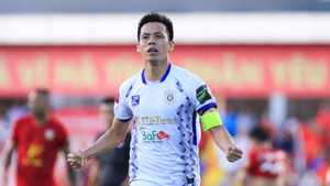 Văn Quyết ghi bàn trong ngày trở lại, Hà Nội FC bị cầm hòa