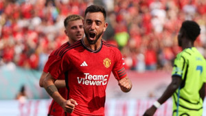 Bruno Fernandes ghi bàn đẳng cấp, Man Utd đánh bại Arsenal